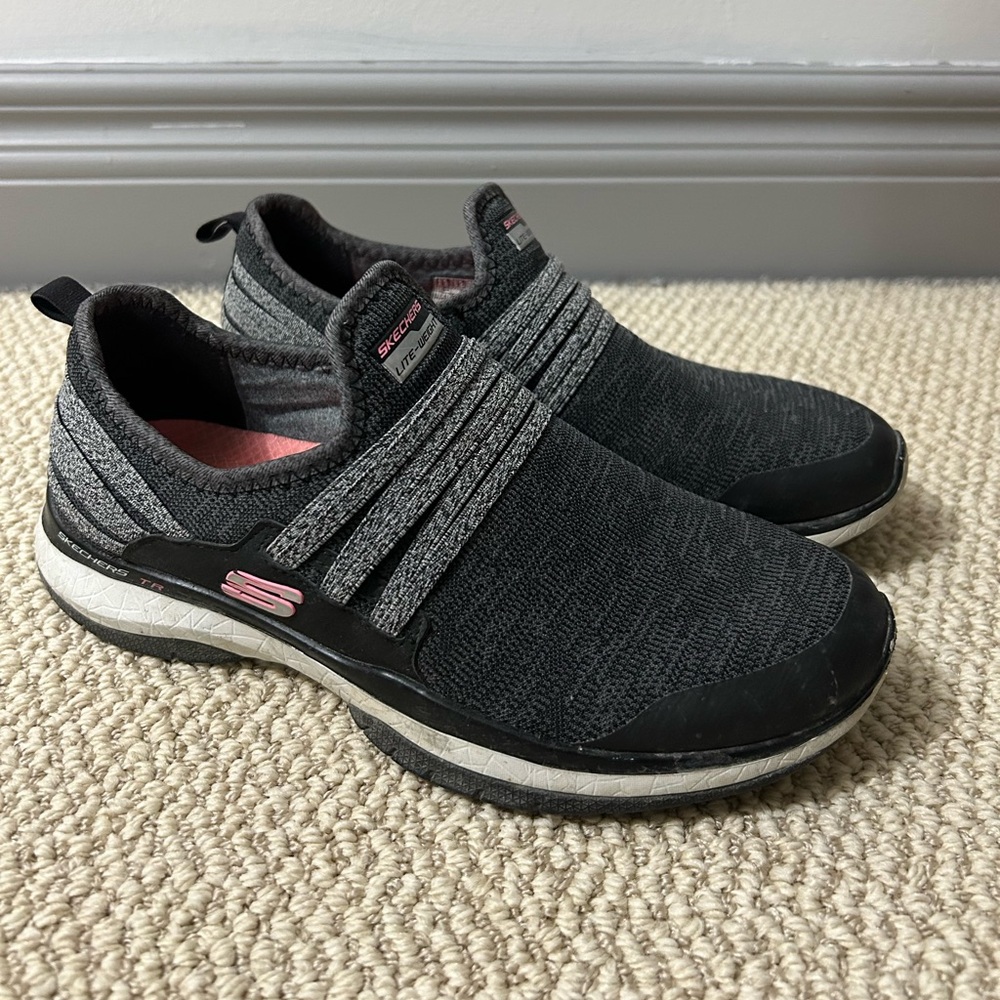 2/$30⚡️- SHOES | Women’s Skechers lite-weight air cooled memory foam shoes 6.5